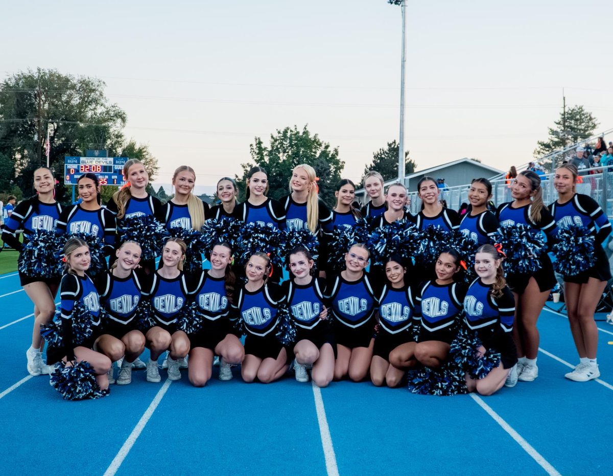 Walla Walla High School Cheerleaders Advance to State Competition